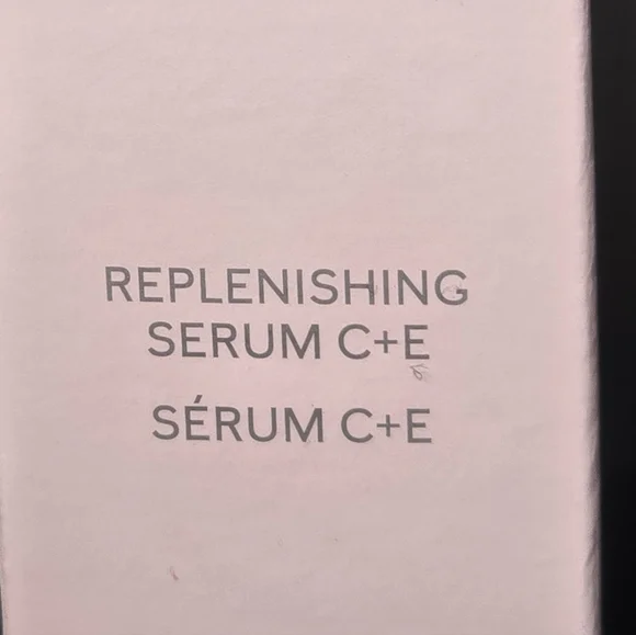 Mary Kay Replenishing Serum C+E in Soft Pink - Picture 3 of 4